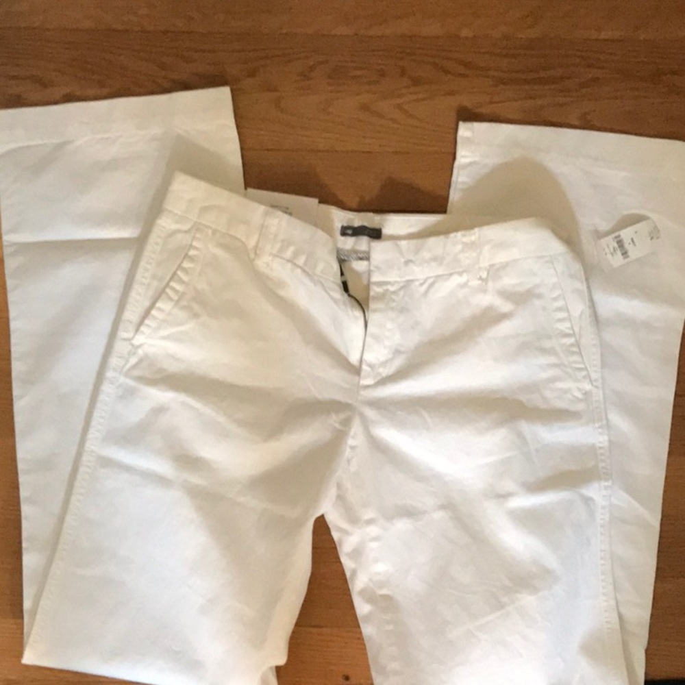 White gap pants